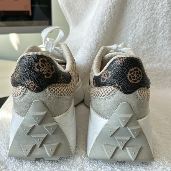 Guess Peony Sneakers - Picture 4 of 5
